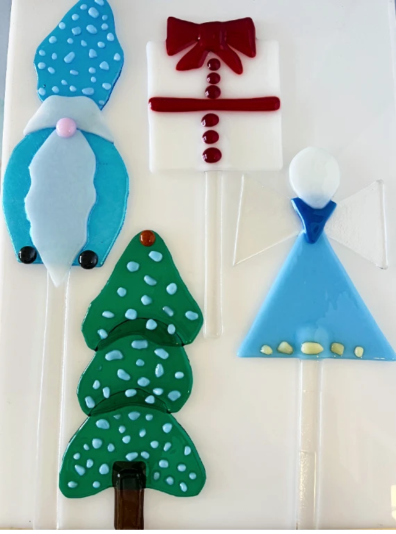 Christmas garden stake class with Mary Cavanaugh at the Glass Duchess in Port Charlotte FL